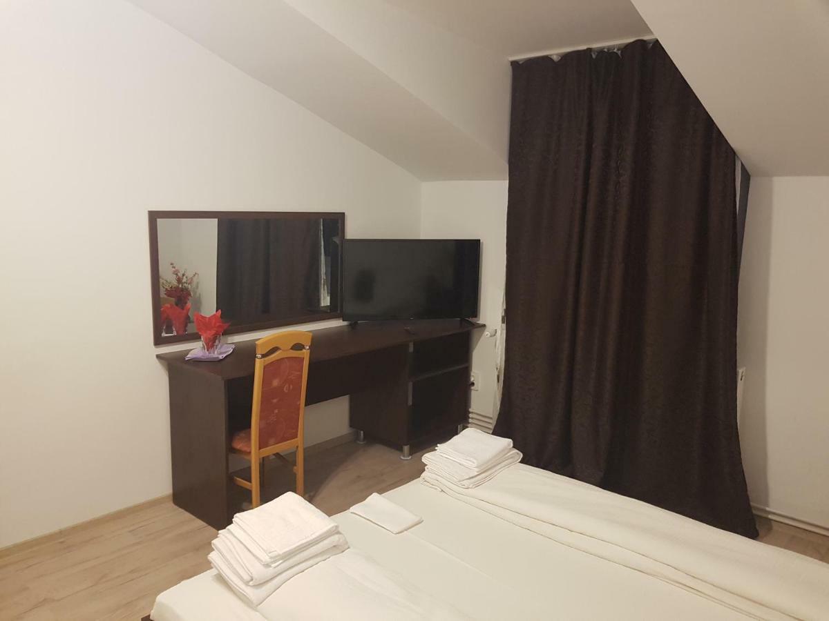 Casa Lions Hotel Timisoara Bagian luar foto